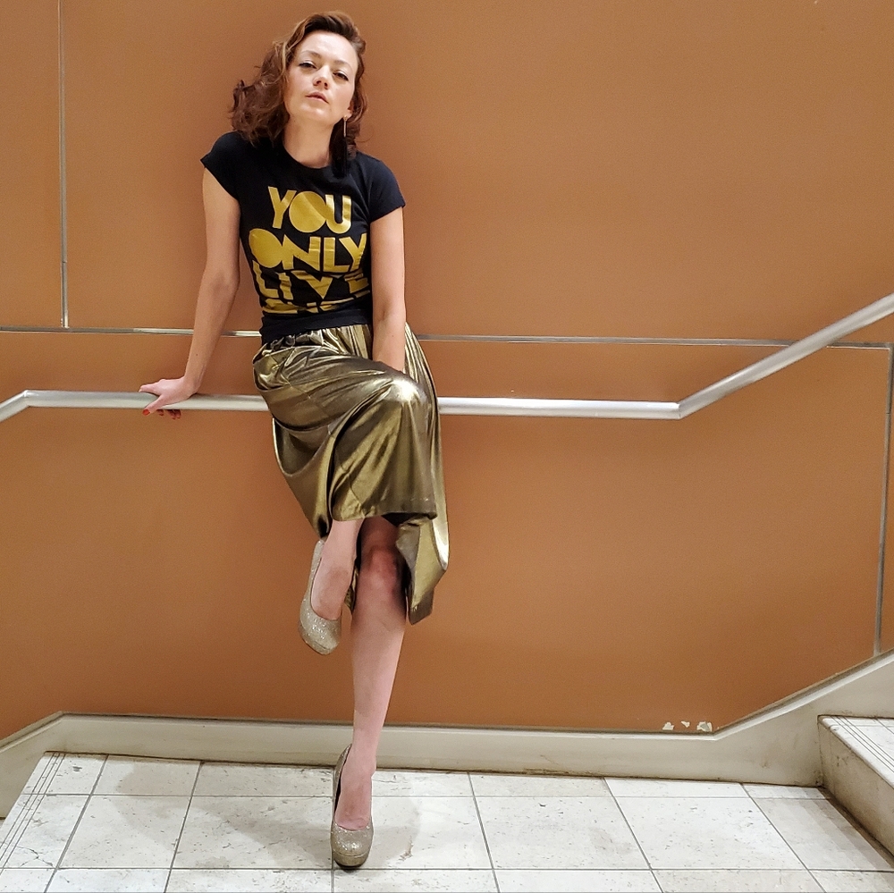 Diversity Petite Gold Metalik Pleated Midi Skirt, 6P size